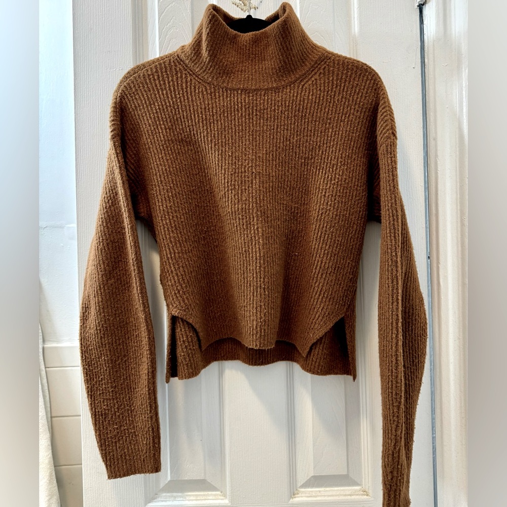 Abercrombie & Fitch Easy Turtleneck Sweater in Chocolate Brown